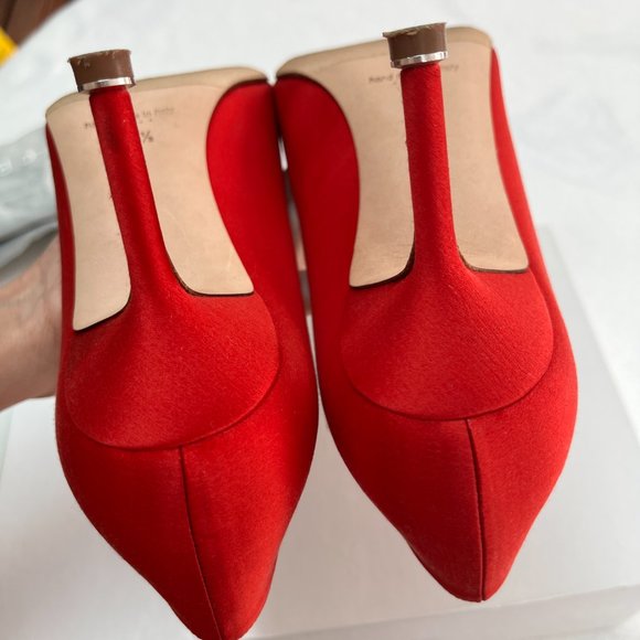 MANOLO BLAHNIK Red satin pumps sz 6.5 - Picture 5 of 7